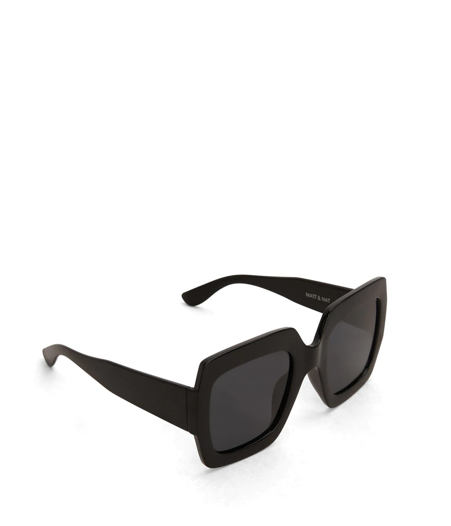 SS22-Sunglasses-Avila-black-3_1100x